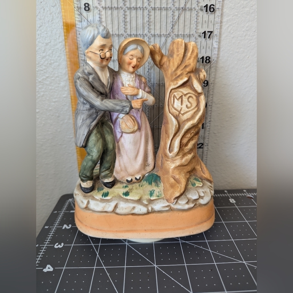 Vintage Figurine, Old Couple, "Those Were the Days", Sankyo, Rotating Mu…